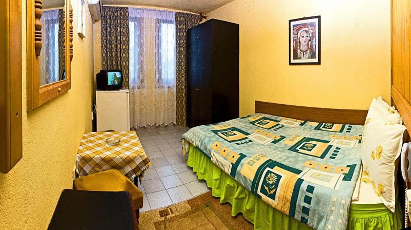 Hotel Vesta Kazanlŭk Eksteriør bilde